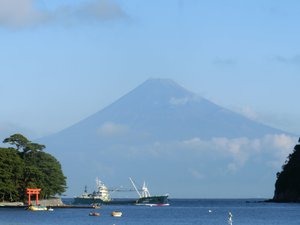 戸田港からの今日の富士山