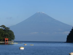 戸田港からの今日の富士山です。