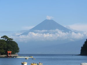 西伊豆戸田港から今日の富士山