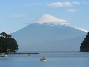 戸田港からの今日の富士山