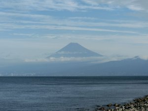 戸田御浜岬からの今日の富士山