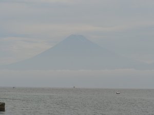 戸田港からの今日の富士山