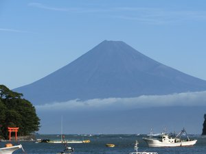 戸田港からの今日の富士山