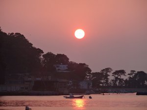 西伊豆戸田港から今日の夕日