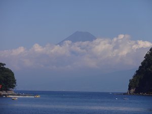 西伊豆戸田港からの今日の富士山です。