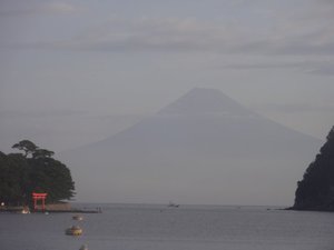 西伊豆戸田からの早朝の富士山です