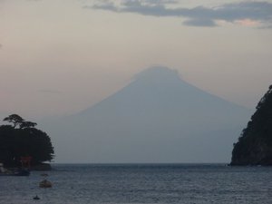 西伊豆戸田からの夕暮れ時の富士山