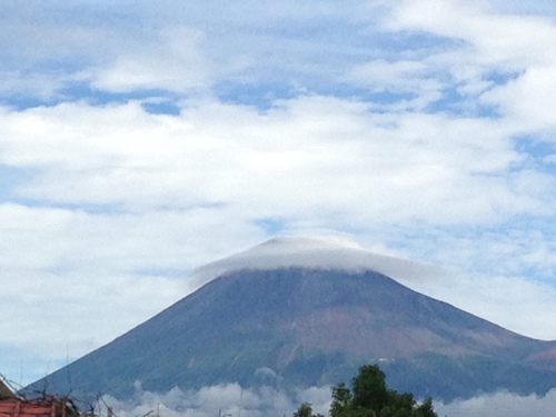 ドーナッツ雲の富士山