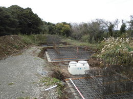 下田市爪木崎S邸の基礎工事始まる