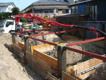 白浜ハウス建て方始まる