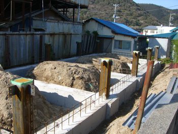 白浜ハウス建て方始まる