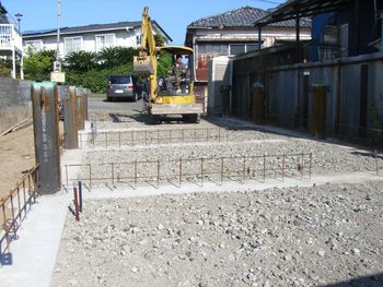 白浜ハウス建て方始まる