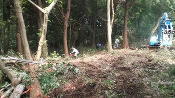 伊豆高原の洗濯船の道路作り