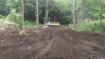 伊豆高原の洗濯船の道路作り
