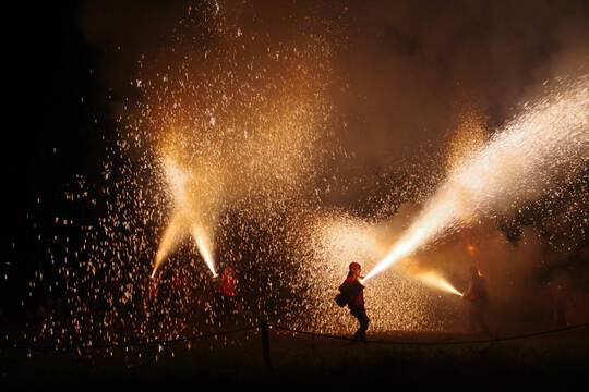 文珠祭典の手筒花火2024