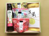 はちみつ緑茶ジンジﾔーシロップと3種ティーパックと高級煎茶の詰め合わせ