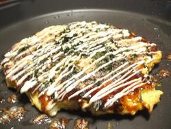 海鮮たっぷり・お好み焼き♪…６８０円（笑）