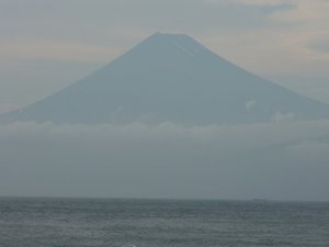 夕暮れの富士山（御浜岬より）
