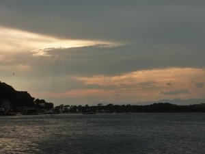 夕暮れの戸田港