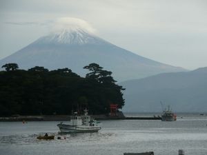 戸田港から見た富士山