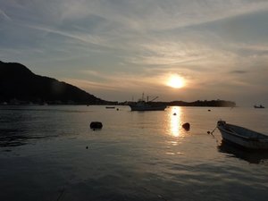 夕暮れの戸田港