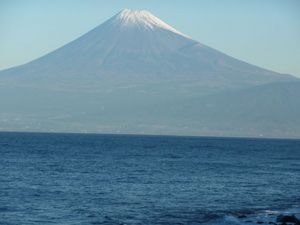 早朝の富士山（戸田港にて）