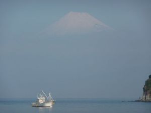 今朝の富士山（戸田港より）