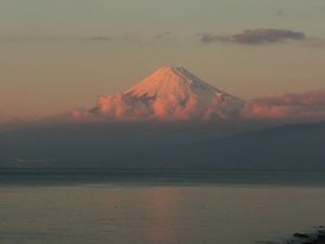夕映えの富士山（戸田港12月16日）