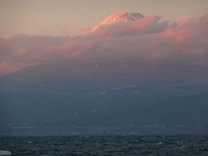 夕映えの富士山（御浜岬より）