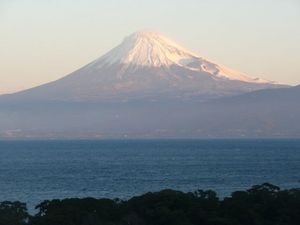 戸田港から見た富士山