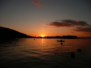夕暮れの戸田港