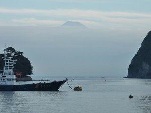 早朝の富士山（戸田港）