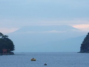 今朝の富士山（戸田港）