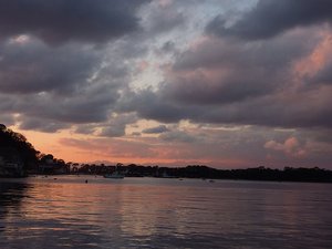 夕暮れの戸田港