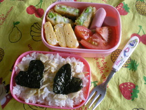 今日のお昼はお弁当～＾＾；
