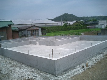 倉庫から材料を