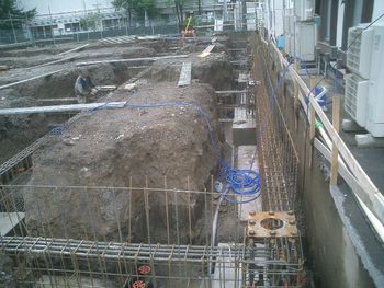 G邸では配筋からベースコンまで来た