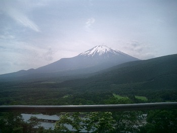 石を運んだ