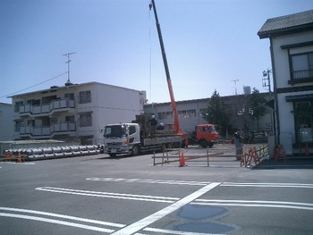 G邸の杭打ち工事始まる