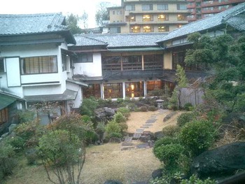 先日長岡の南山荘に泊まってきた