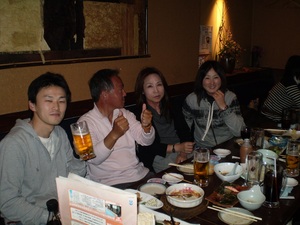 頼りになる仲間たちと乾杯