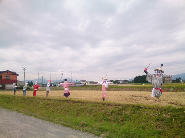 みくりやの里かかしコンテスト　投票受付中です！