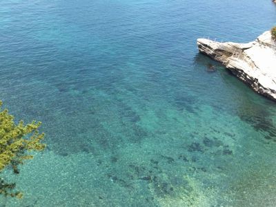 青い海　透明な世界