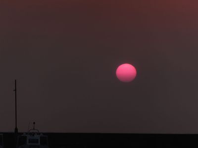 まん〇霞み夕陽！