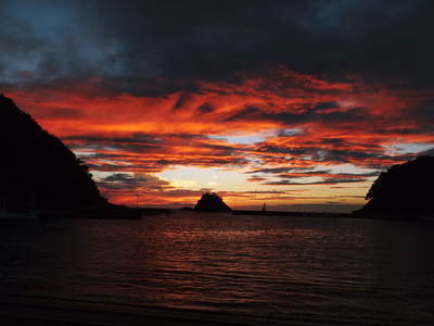 夕陽が海に帰った後！