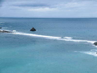 まだまだ静かに見えますがね―？三四郎島
