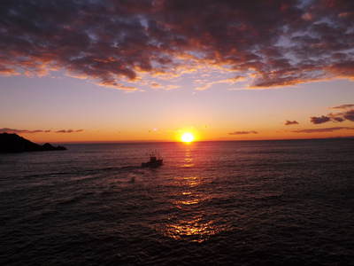 塩徳丸　夕陽に出漁です―