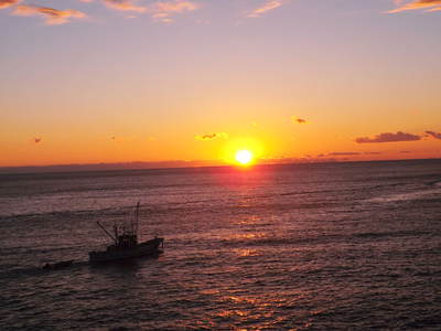 塩徳丸　夕陽に出漁です―