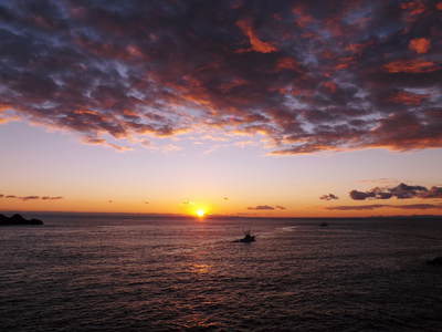 塩徳丸　夕陽に出漁です―
