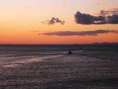 塩徳丸　夕陽に出漁です―